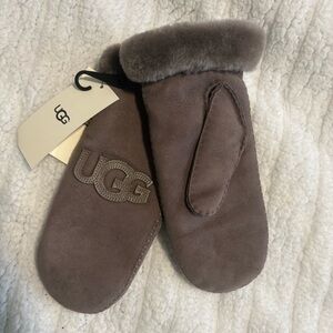 NWT Ugg Sheepskin Mittens Shearling Gloves Dark Brown Hand Sewn Women’s S/M